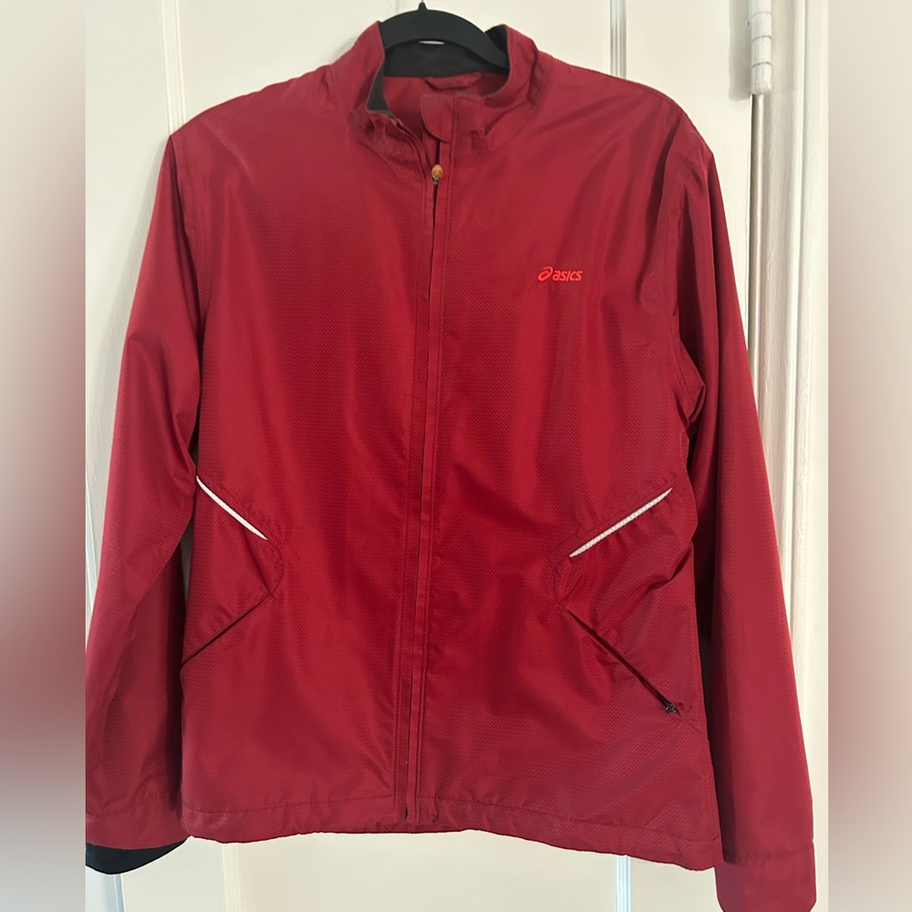 Asics Performance Jacket and windbreaker in Maroon!